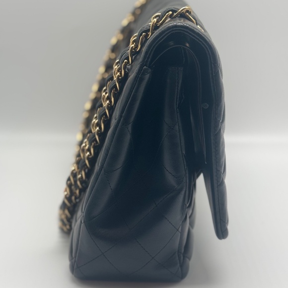 SOLD
Chanel Classic Maxi Double Flap Shoulder Bag (2012) - Picture 3 of 15